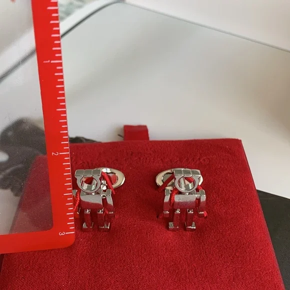 🔥🔥🔥🔥 Ferragamo Gancio Robot Cufflinks In Silver 🔥🔥🔥🔥 - Picture 7 of 8